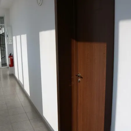 Lovely Studio With Balcony Pool View דירה סאני ביץ'